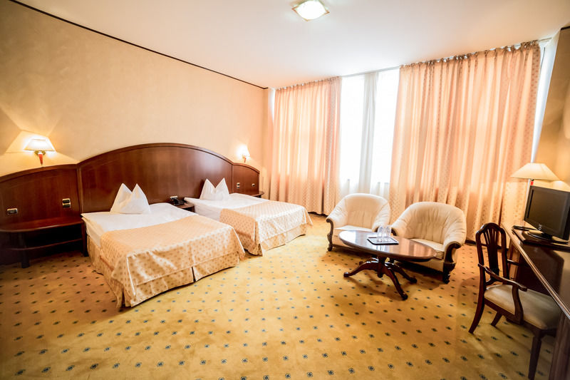 Hotel Imperial Inn Târgu-Mureş Extérieur photo